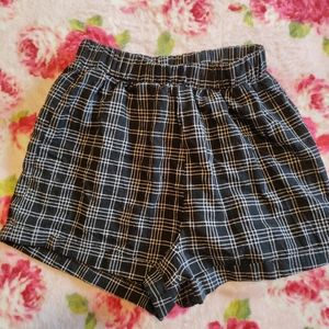 Romwe Black and White Plaid Shorts